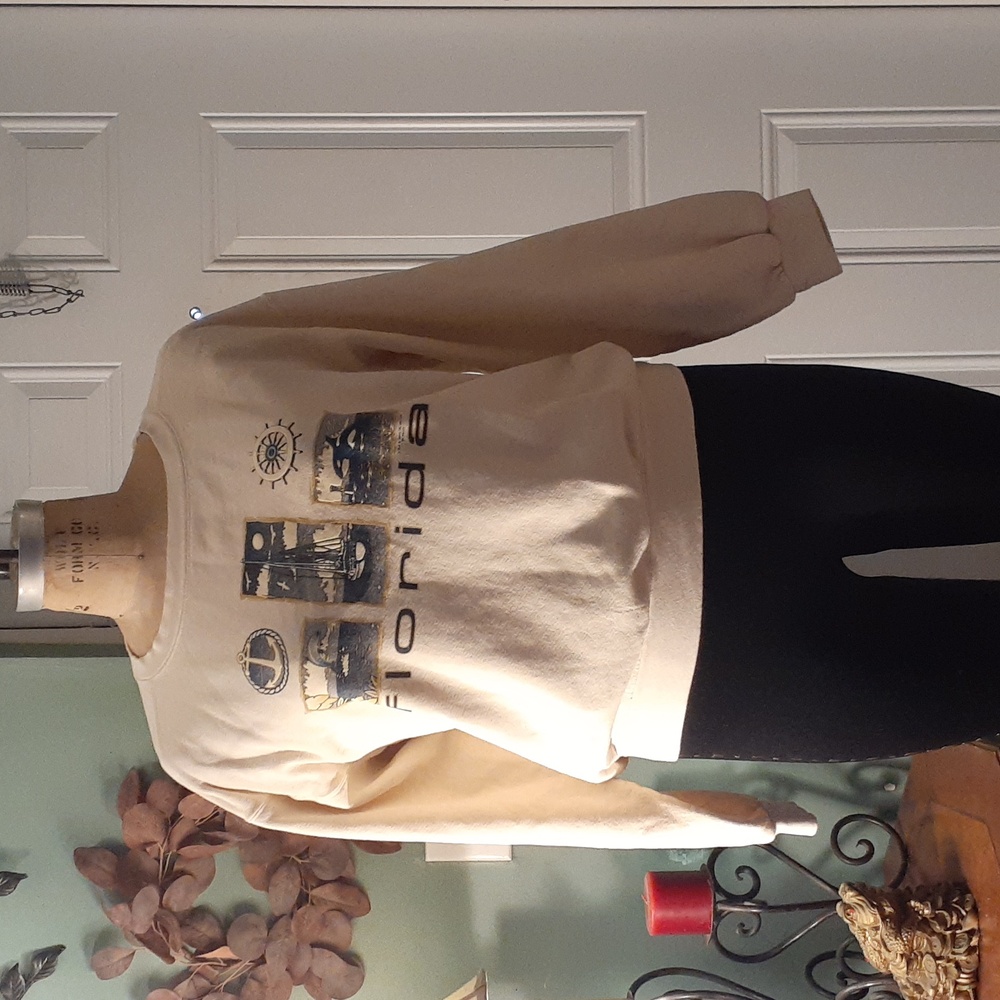 Authentic Pigment women's sweatshirt